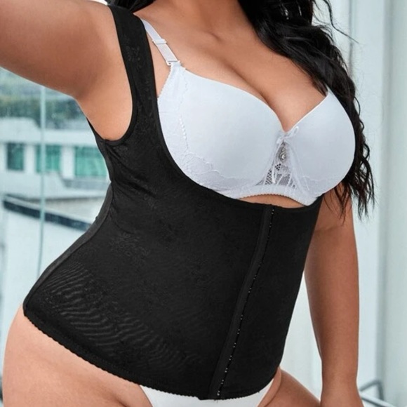 👚Plus Solid Buckle Shapewear Top Without Liner Size 2XL - Picture 3 of 4